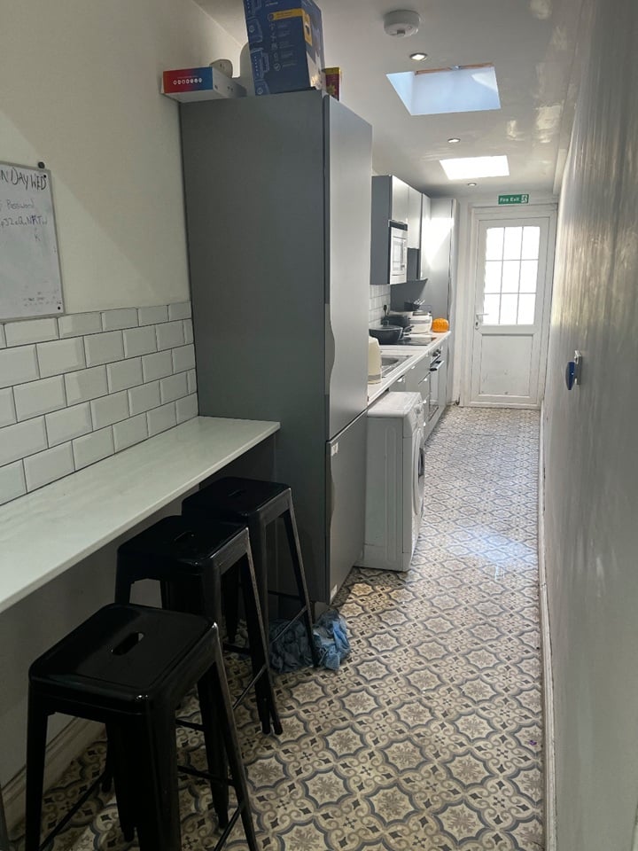 Room in a Shared House, Carlton Road, B9