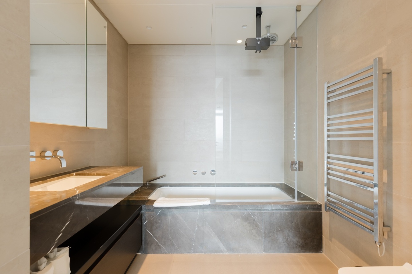 1 Bed Flat, Principal Place, EC2A photo 4