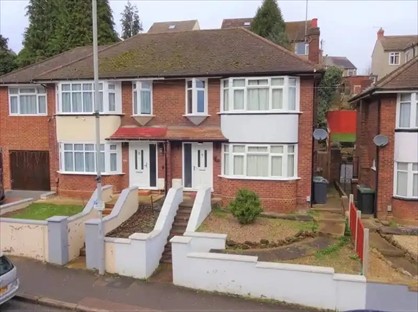 3 Bed Semi-Detached House, Farley Hill, LU1