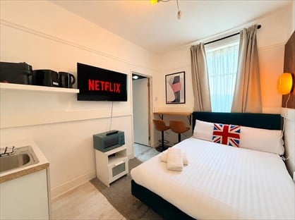 Studio Flat, Holloway Road, N7