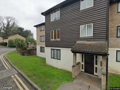 Studio Flat, Fairbairn Close, CR8