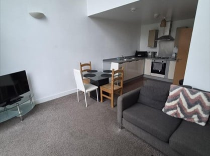 3 Bed Flat, Steele House, M5