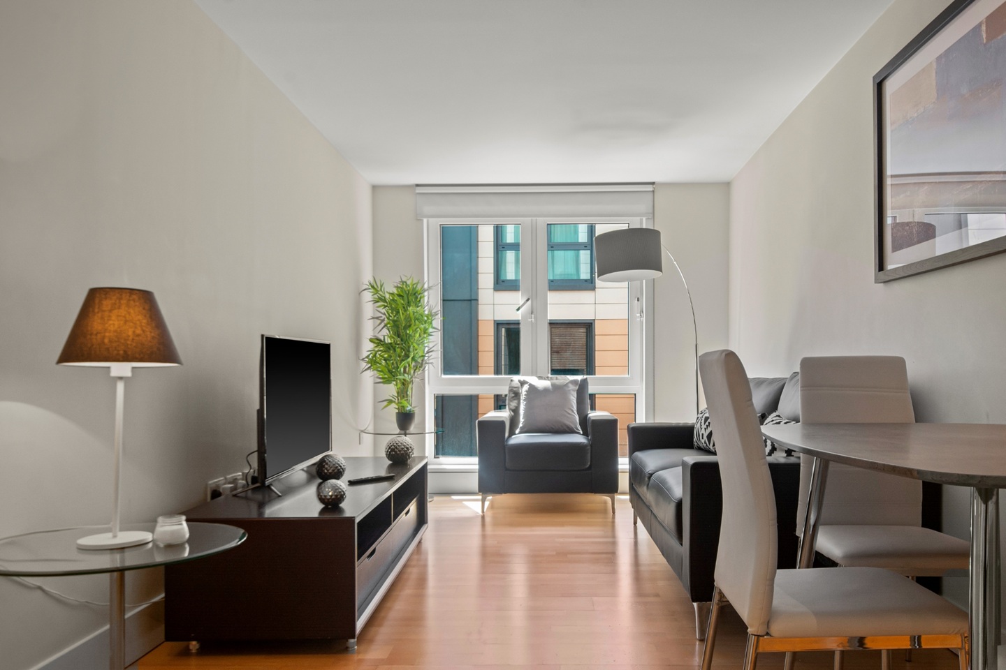1 Bed Flat, Sir John Lyon House, EC4V photo 2