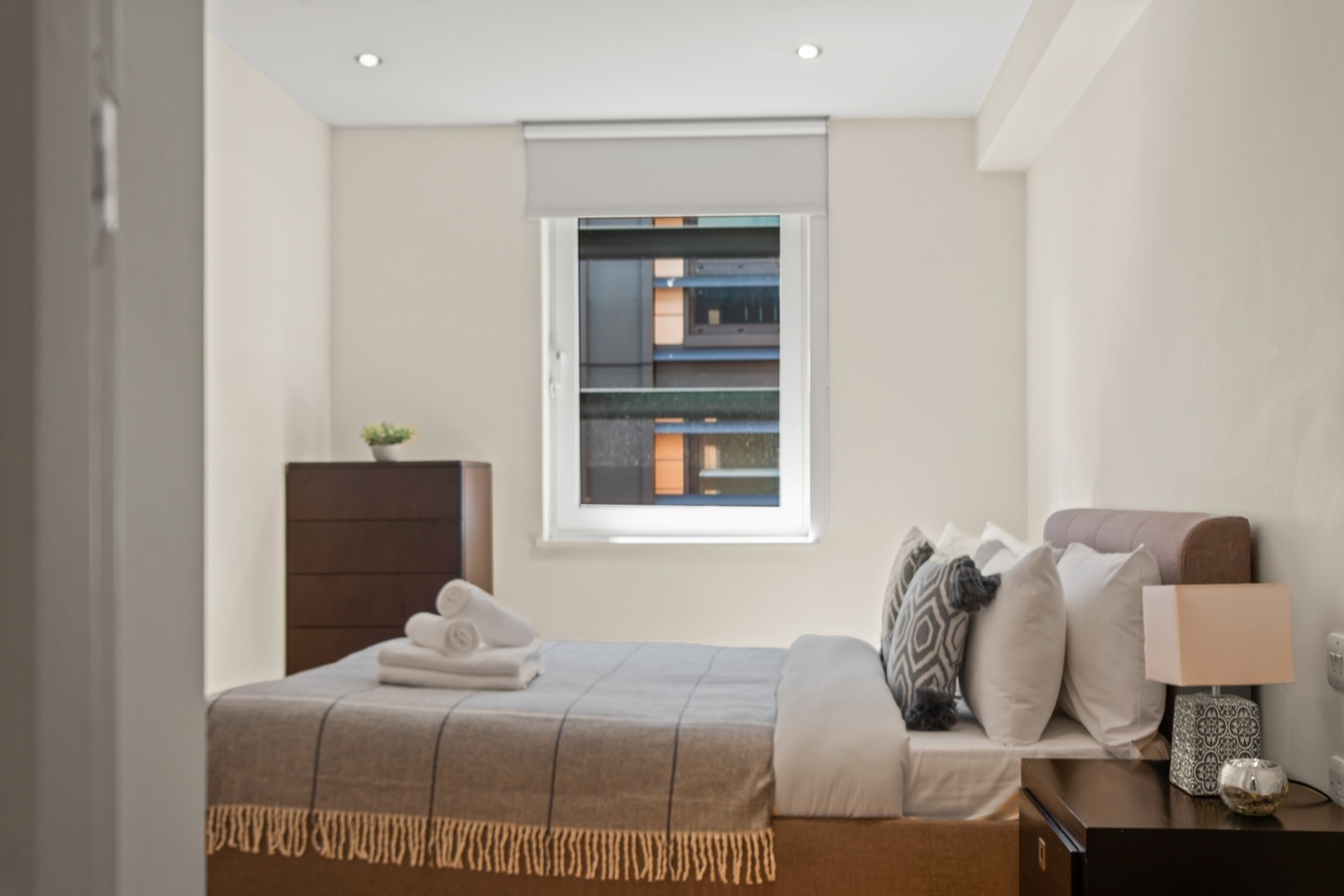 1 Bed Flat, Sir John Lyon House, EC4V photo 5