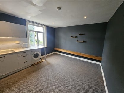 1 Bed Flat, Bury Road, BL2