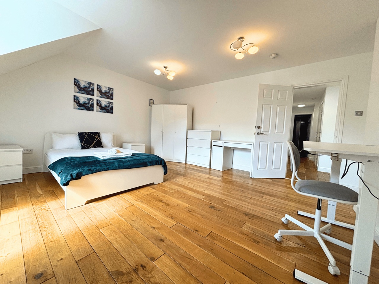 2 Bed Flat, Drummond St, EH8