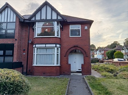 3 Bed Semi-Detached House, Blackburn Road, BL1
