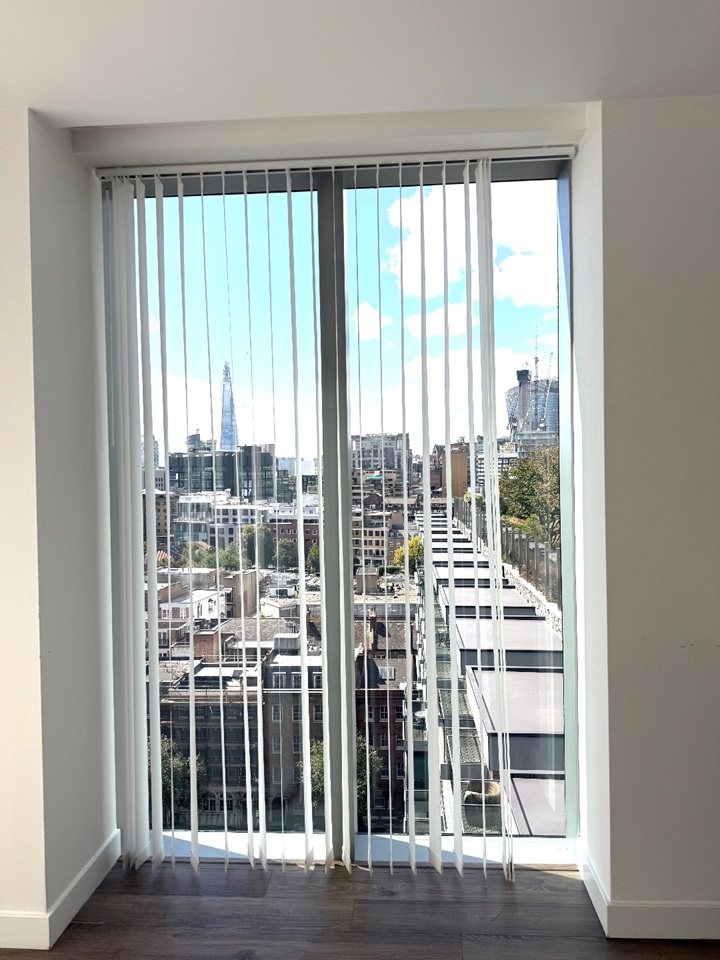 1 Bed Flat, Piazza Walk, E1 photo 4