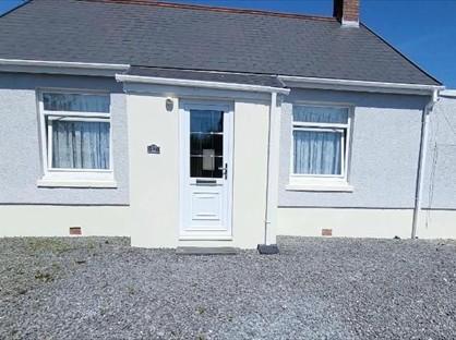 3 Bed Bungalow, Trimsaran Road, SA15