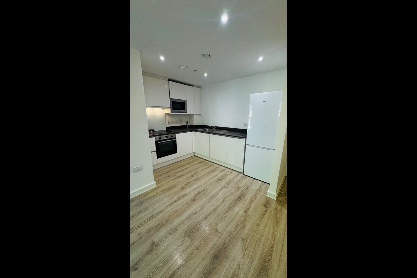 2 Bed Flat, Dalton House, DE1 photo 2