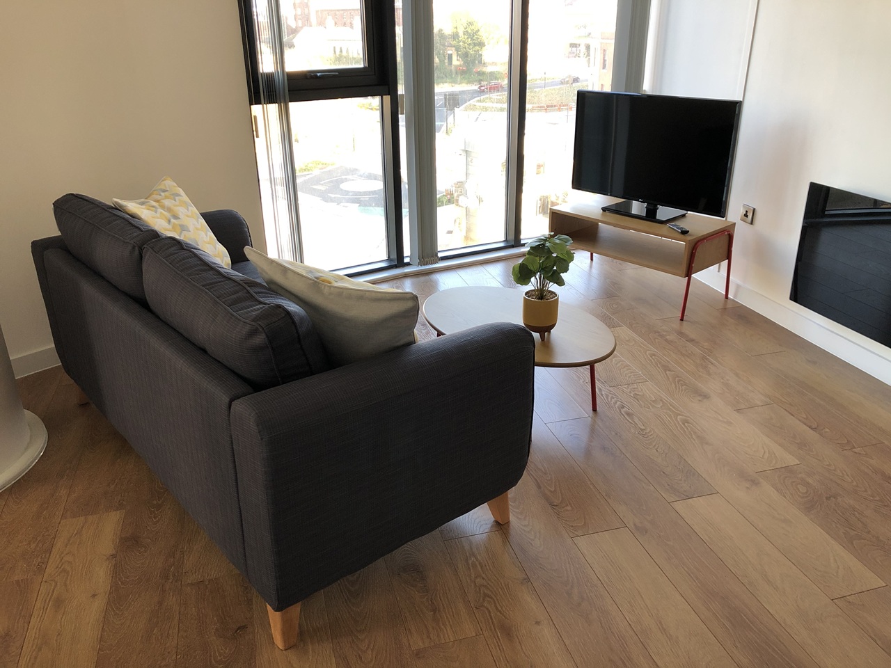 2 Bed Flat, I Quarter, S3 photo 3