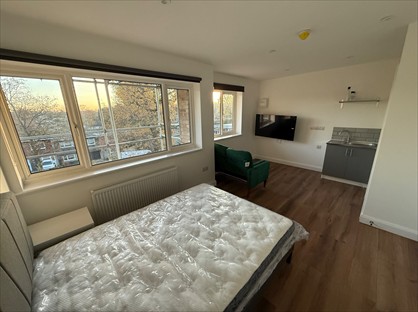 Room in a Shared House, The Hoe, WD19