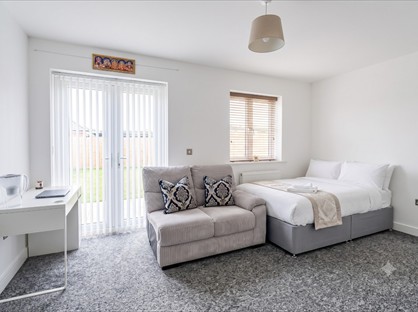 4 Bed Terraced House, Danson St, M40
