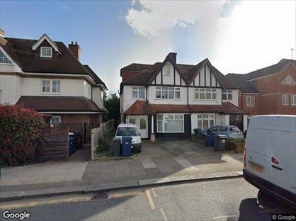3 Bed Flat, Edgwarebury Lane, HA8
