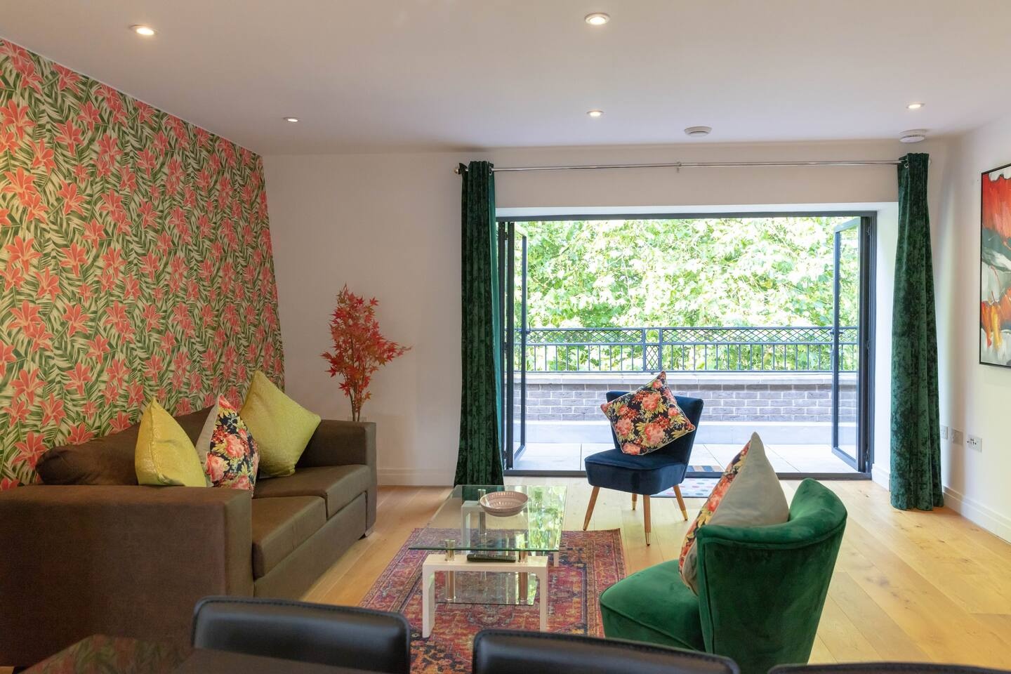 2 Bed Penthouse, Hobbs House, CB2 photo 3
