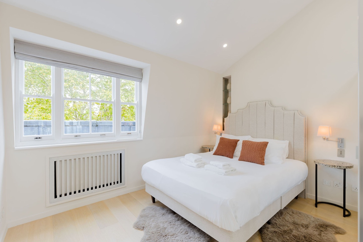 1 Bed Flat, Ovington Square, SW3 photo 3