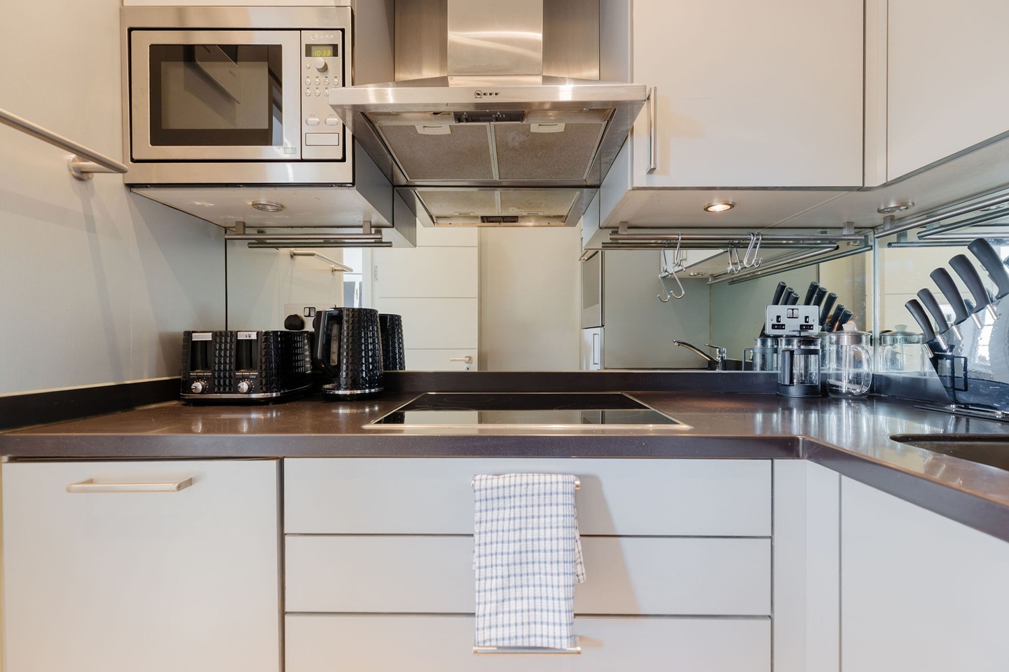 1 Bed Flat, Ovington Square, SW3 photo 2
