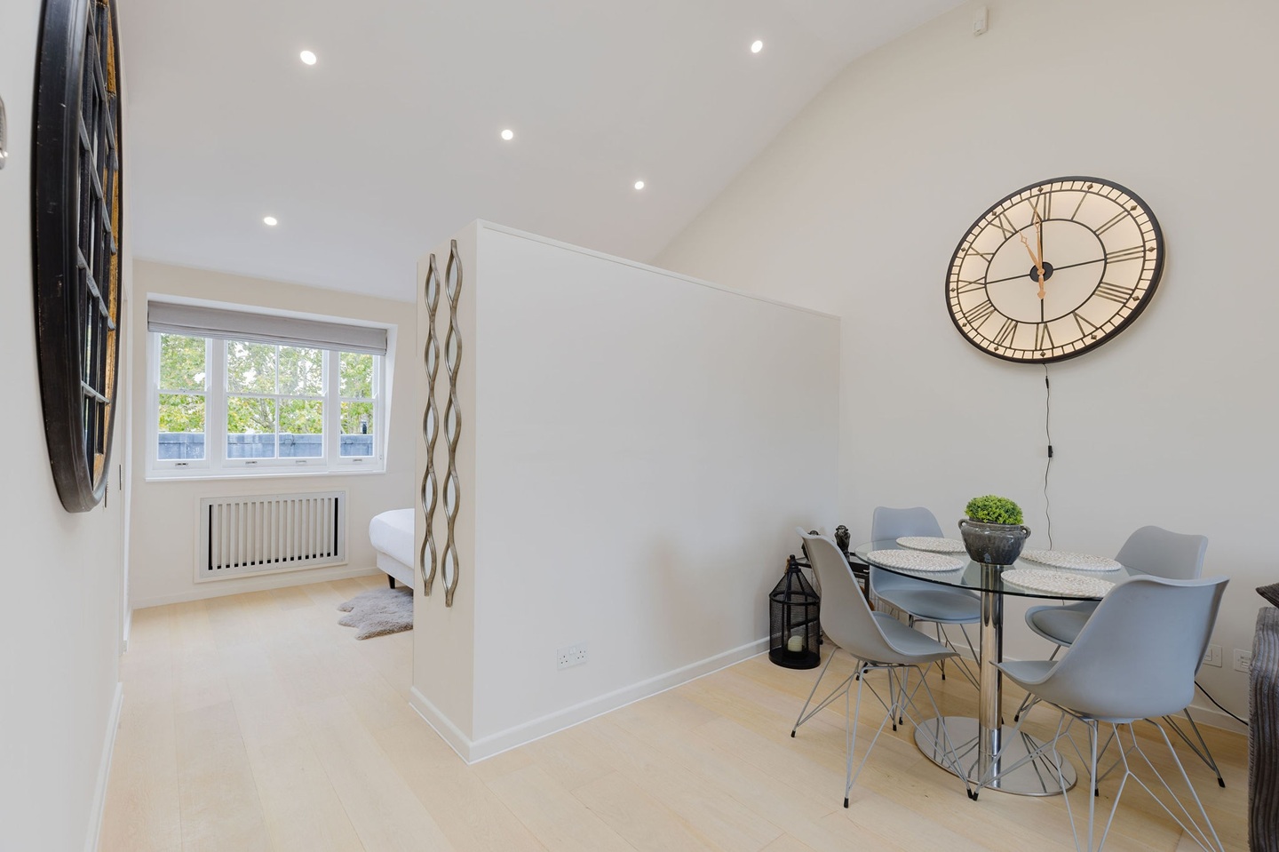 1 Bed Flat, Ovington Square, SW3 photo 5