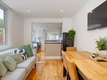 6 Bed Terraced House, Coronation Road, TA6