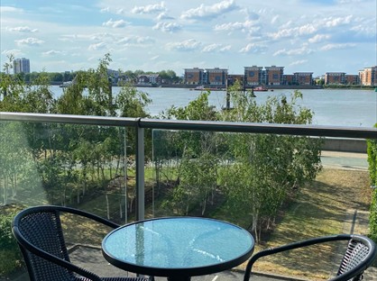 2 Bed Flat, Building, SE18