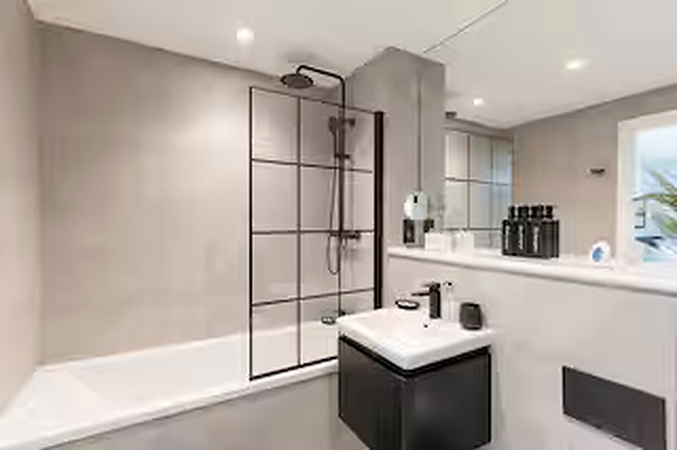 1 Bed Flat, Lomax Building, M1 photo 5