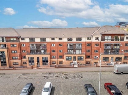 2 Bed Flat, Lymburn St, G3