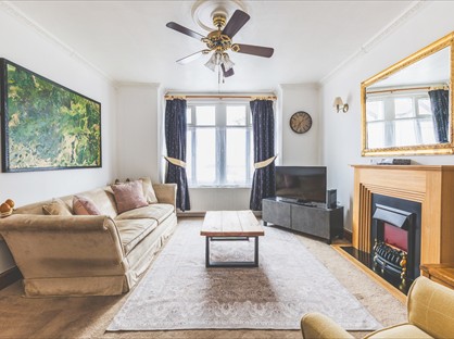 3 Bed Semi-Detached House, Norwood Gardens, UB2