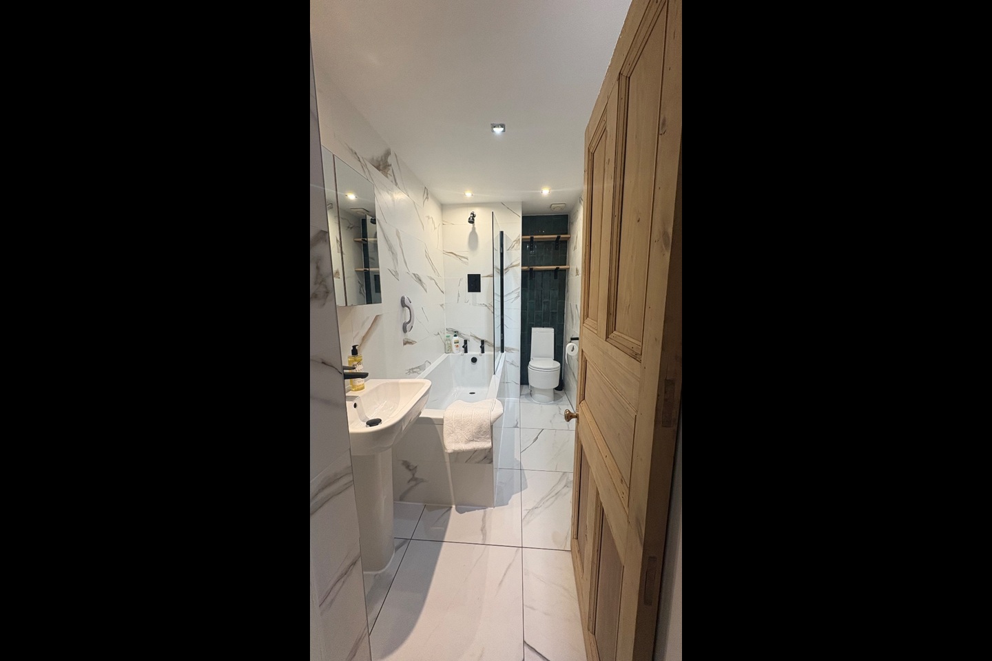 2 Bed Flat, Loudon Terrace, G12 photo 5