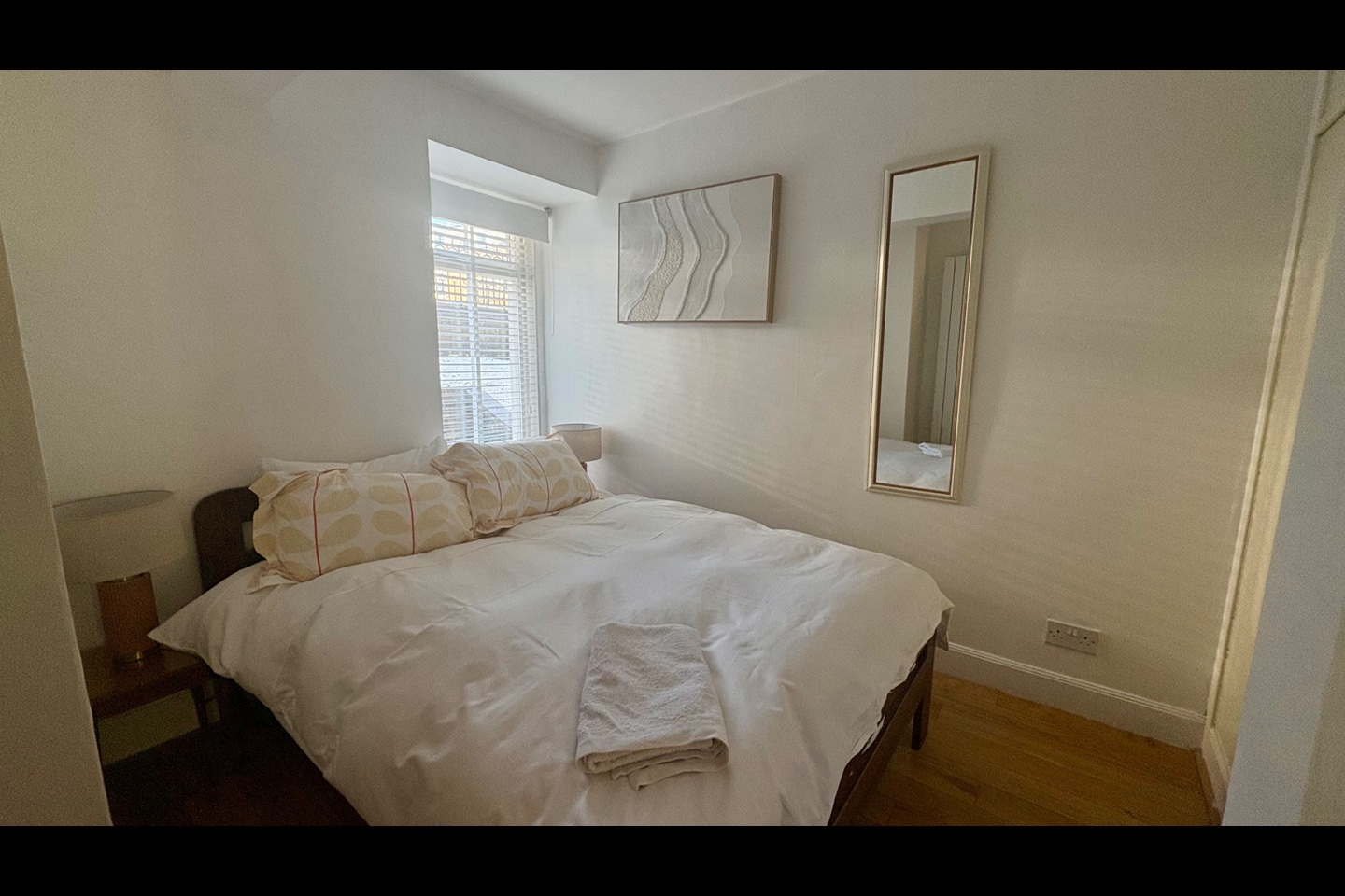 2 Bed Flat, Loudon Terrace, G12 photo 4