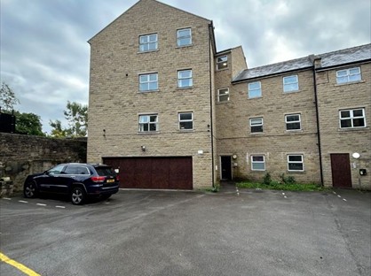 2 Bed Flat, Briggate, BD17