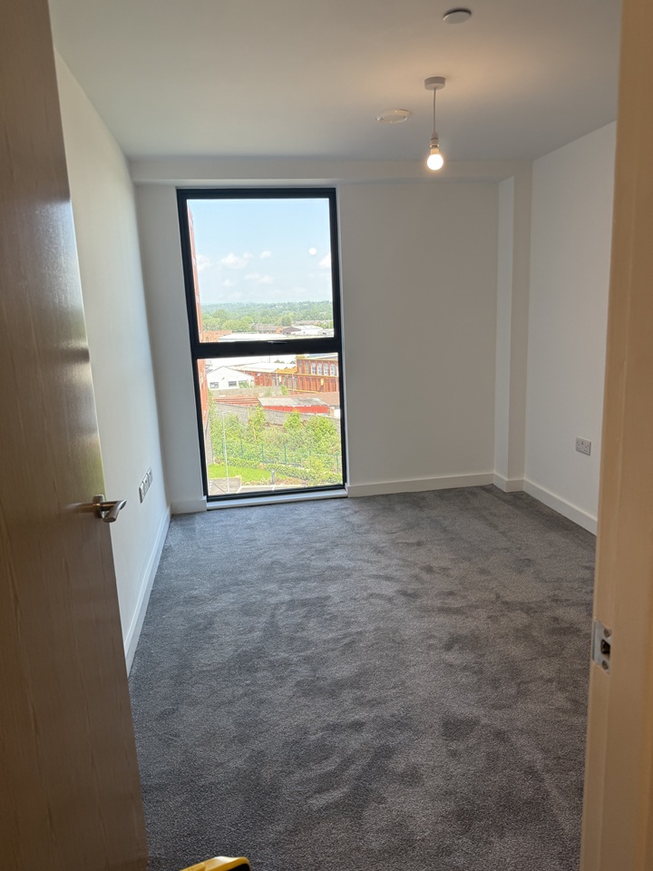 2 Bed Flat, Ford Lane, M6 photo 5
