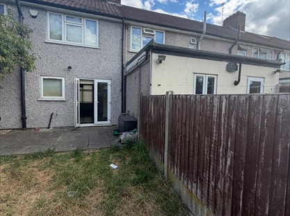 2 Bed Terraced House, Robinson Road, RM10