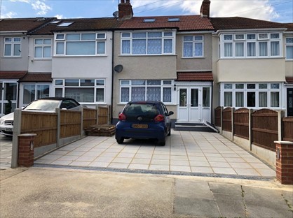 Room in a Shared House, Heather Way, RM1