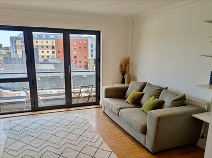 2 bed room for rent in Room in a Shared Flat, Ment House, E8