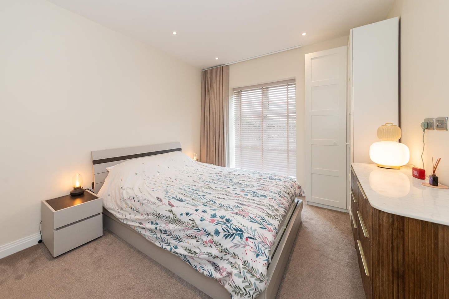 2 Bed Flat, Cadogan House, RG2 photo 2