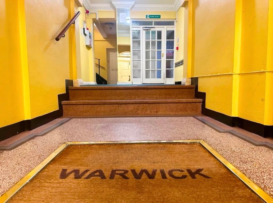 1 Bed Flat, Warwick House, CF10 photo 2