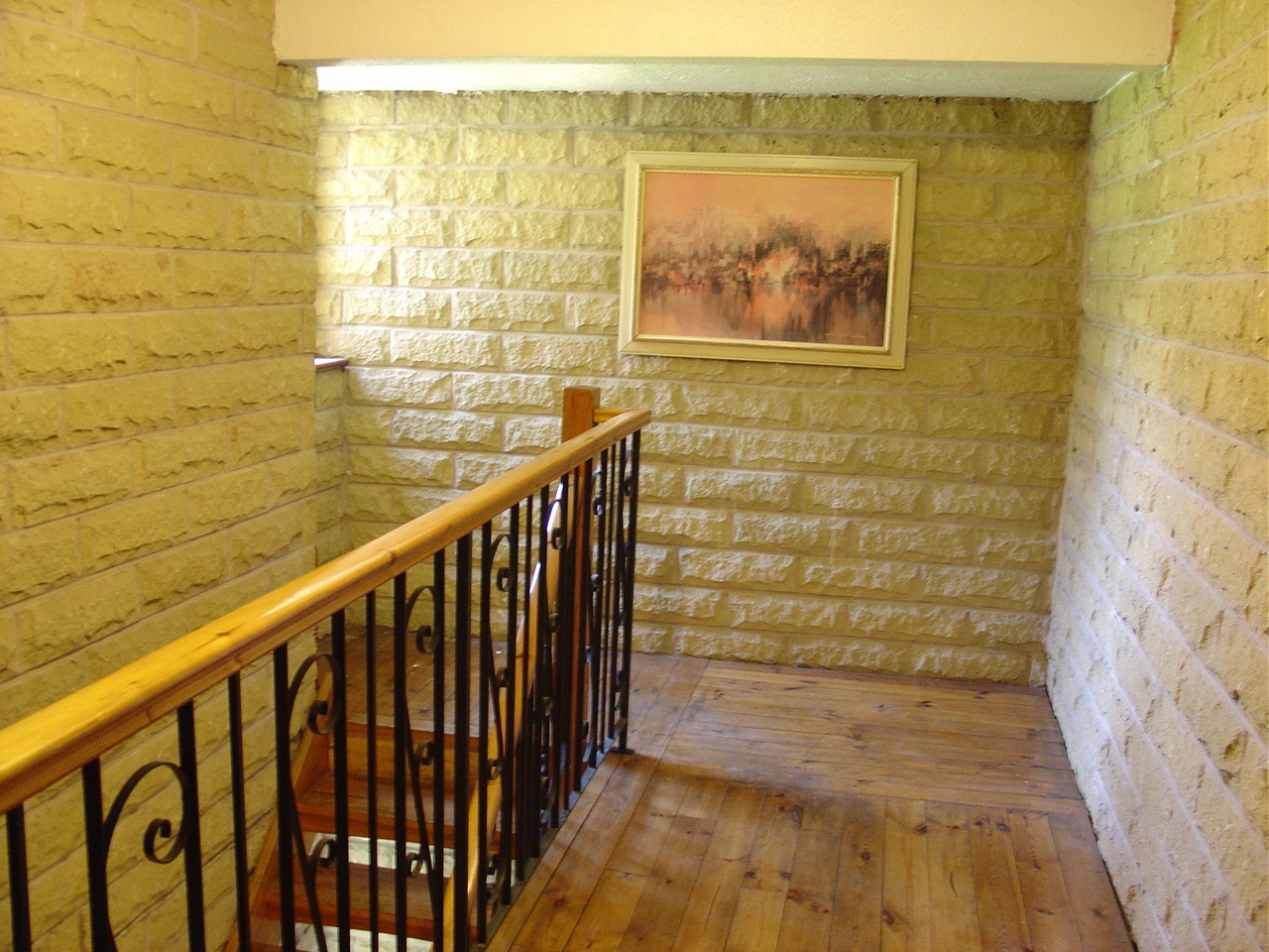 1 Bed Flat, Bates Street, S10 photo 3