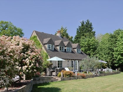 6 Bed Detached House, The Warren, KT21