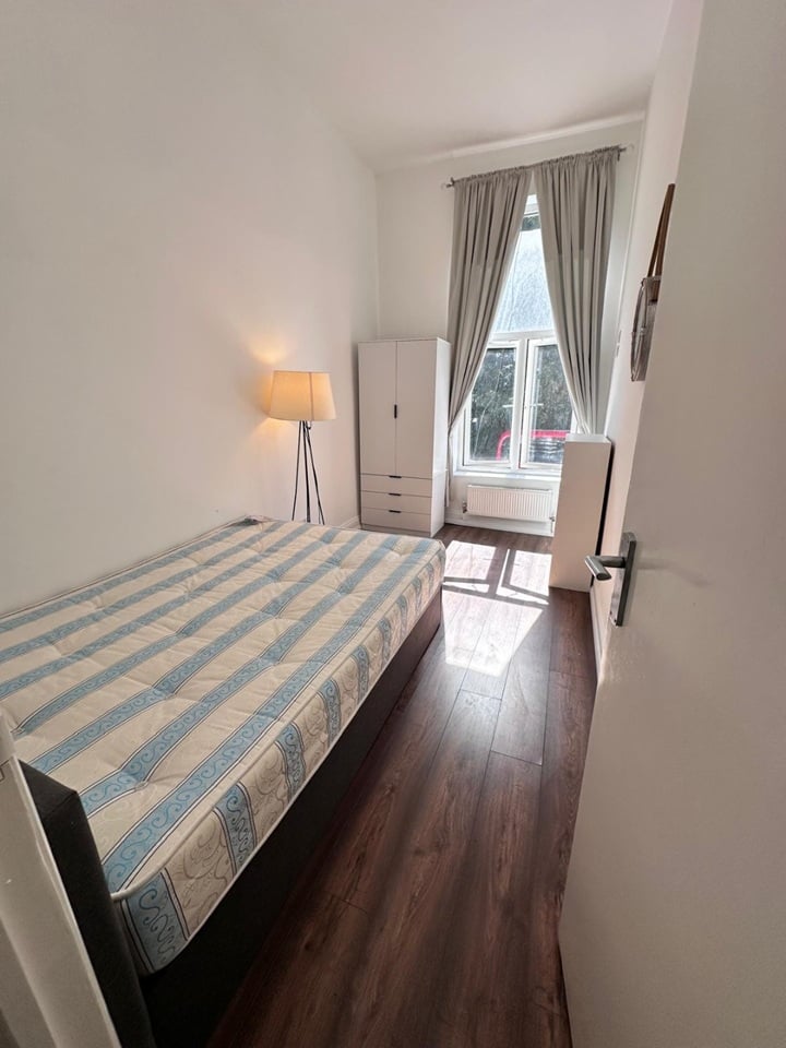2 Bed Flat, Harrow Road, W9 photo 3