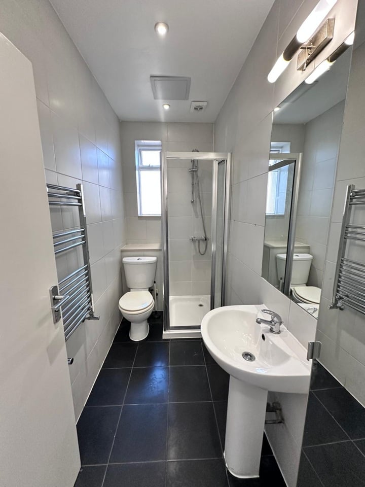 2 Bed Flat, Harrow Road, W9 photo 4