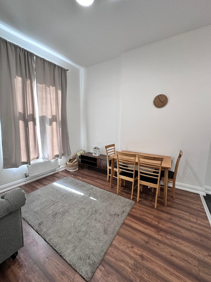 2 Bed Flat, Harrow Road, W9 photo 5