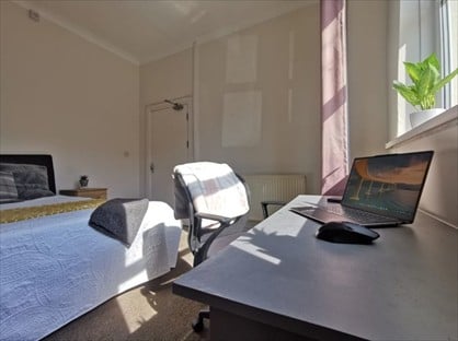 Room in a Shared House, Page St, SA1