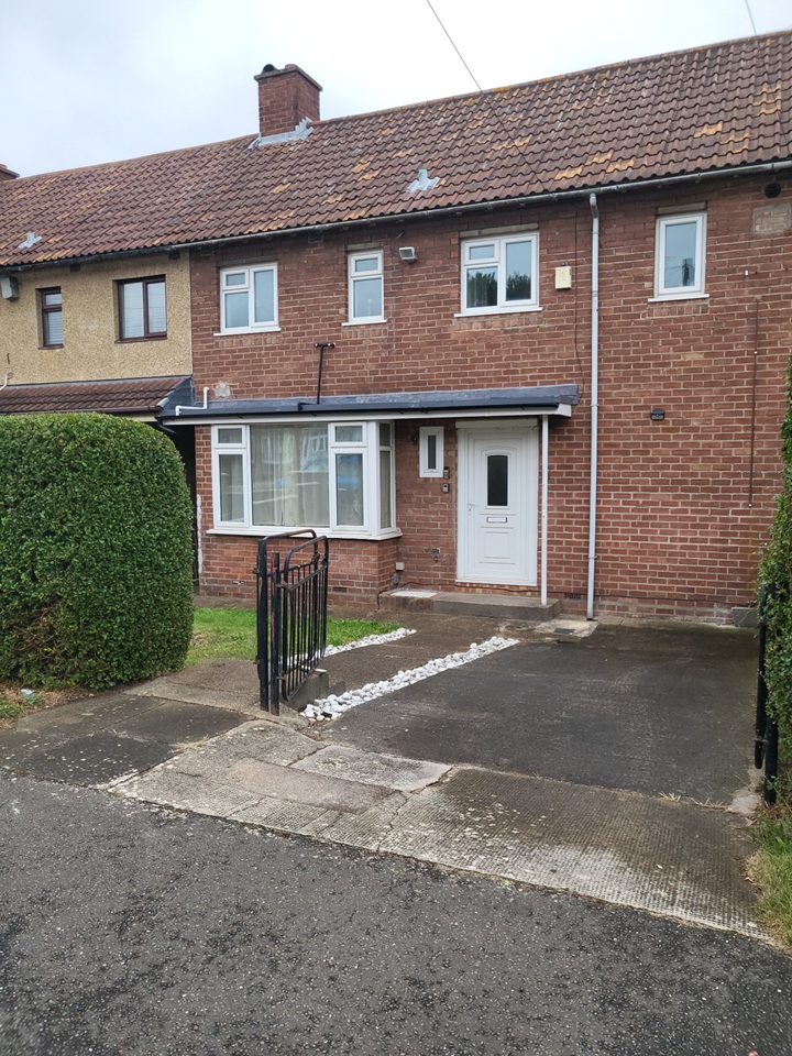 3 Bed Terraced House, Ambleside Avenue, BS10