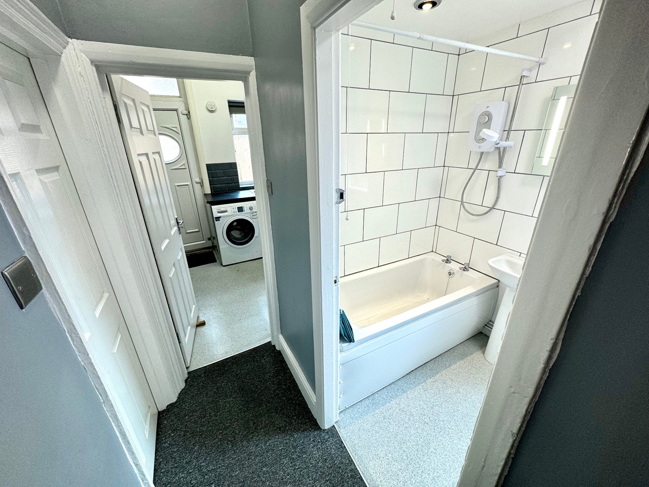 2 Bed Flat, Derby Road, NG7 photo 4