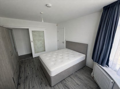 Room in a Shared Flat, Roch Avenue, HA8