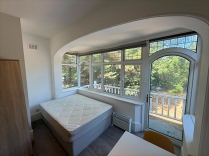 Studio Flat, St. Stephens Road, TW3