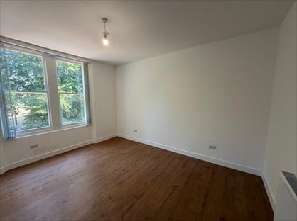 Studio Flat, Kingston Road, TW11