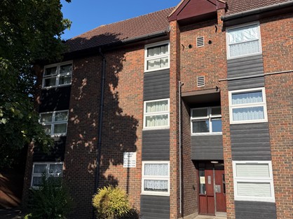 1 Bed Flat, Straight Road, RM3