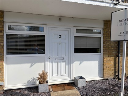 1 Bed Flat, The Glen, KT15