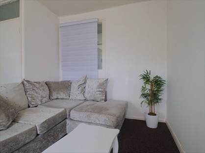 4 Bed Flat, Low Hill, OL12